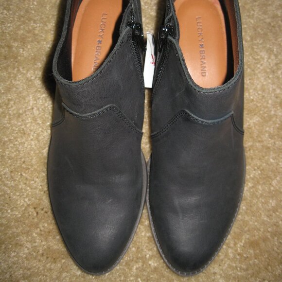 Lucky Brand Faydren NWT Black Leather booties w/ side zip size 6.5 w/ stitching - Picture 10 of 10